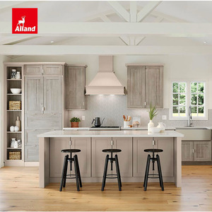 Gabinete de Cocina Alland en Color Avena Envejecida con Acabado Duraform Drift <span class=keywords><strong>y</strong></span> Pintura Mist, con Columna Romana de Madera Sólida - Product Image 1