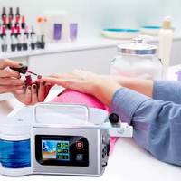 Ponceuse à Pieds Professionnelle 2026 à Grande Vitesse avec Pulvérisation d'Eau, Machine de Pédicure, Polisseuse à Ongles 40000 tr/min pour Manucure