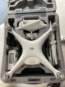 Dron Profesional Phantom 4 Original de <span class=keywords><strong>Segunda</strong></span> <span class=keywords><strong>Mano</strong></span> con Cámara 4K CMOS de 1/2.3 Pulgadas, Gimbal de 3 Ejes, 5 KM de Alcance y 8 Minutos de Vuelo - Product Image 1