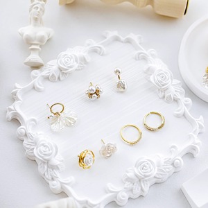 ถาดโชว์เครื่องประดับเคลือบสีขาวสุดสร้างสรรค์พร้อมดีไซน์ทันสมัยสำหรับ16x16cm จัดเก็บต่างหูสร้อยคอภาพถ่าย - Product Image 1