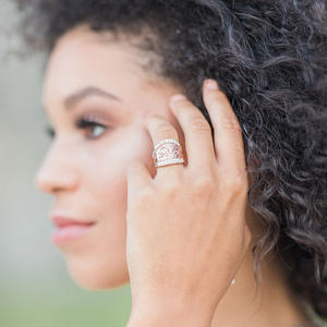 Anello F1432 in Oro Rosa con Diamanti, Fede Nuziale da Donna con Diamanti Naturali Taglio Brillante Rotondo Colore G e Pietre Laterali - Product Image 3