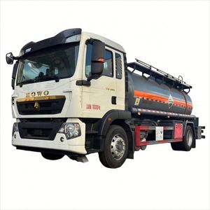 Camión Cisterna HOWO de 10 CBM/2500 Galones para Transporte de Productos Químicos, Tanque de Acero Inoxidable SS316L/304 en Venta - Product Image 1