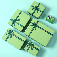 Boîte cadeau personnalisée biodégradable avec plusieurs styles, emballage cadeau, boîte de couleur avec ruban papillon