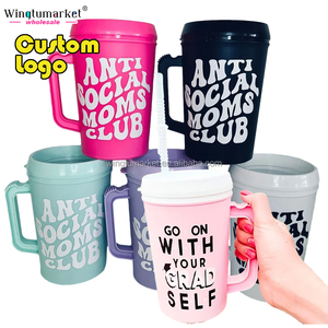 Vasos de paja de plástico con aislamiento de gran capacidad con logotipo personalizado estilo camionero PP taza de agua de doble pared <span class=keywords><strong>Mega</strong></span> taza con tapa con asa - Product Image 1