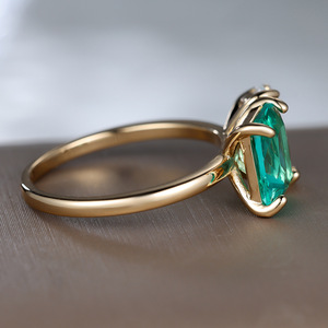 Bague chic plaquée or à double pierre pour femme, bague à quatre griffes avec zircon cubique vert taille émeraude, bijou de luxe pour soirée, cadeau - Product Image 3
