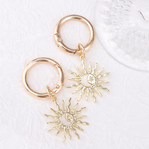 Adornos para Zapatos, Colgantes Metálicos de Sol, Luna y Estrella, Chapados en Oro, para Botas, Invierno 2024, Diseño Sólido, SP-830 - Product Image 3