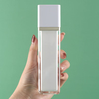 Bouteille carrée vide de voyage portable personnalisée avec pulvérisateur à pompe Emballage cosmétique unique pour la peau Lotion capillaire et ensemble de bocaux