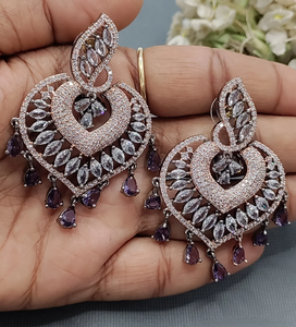 Pendientes Clásicos de Boda con Forma de Corazón de Latón Chapado Victoriano con Circonita y Perla de Imitación - Modelo AE 024 - Product Image 2