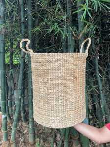 Panier en jacinthe d'eau tressé à la main avec structure en fer robuste, solution de rangement durable pour la lessive et l'organisation de la maison - Product Image 3