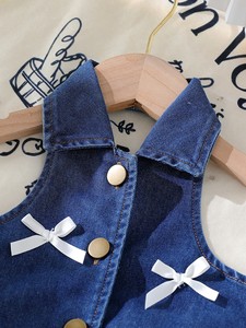 Nuovo Set di <span class=keywords><strong>Abbigliamento</strong></span> per Bambine 2026: Gilet in Denim con Colletto Halter e Gonna con Fiocco, 2-7 Anni - Product Image 3
