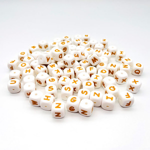 Perles en silicone alphabet écologiques et sûres de 12 mm, 15 couleurs, pour la fabrication de colliers, bracelets et bijoux – Vente chaude - Product Image 1