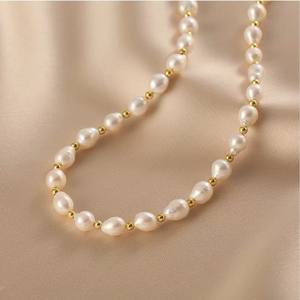 Collar Versátil de Perlas Barrocas Naturales con Cadena Irregular para Clavícula, Personalidad Temperada y Estilo Moderno - Product Image 4