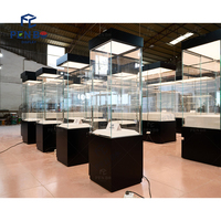 Vitrine de présentation de bijoux minimalistes pour musée, présentoirs d'exposition pour musée