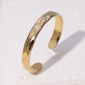 New Design Wholesale Custom PVD 24K <b>Gold</b> <b>Plated</b> Anti-Allergy Stainless Steel <b>Bangle</b> - Product Image 5