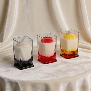 Bougies en cire de soja parfumées à la crème glacée aux fraises, faites à la main, design aromathérapie fantaisie, motif fruit unique pour le bricolage (vente en gros) - Product Image 6