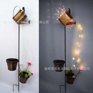 Lampe solaire à piquet de jardin en fer avec jardinière, décoration extérieure rustique - Product Image 1