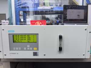 เครื่องวิเคราะห์ก๊าซ Ultramat 23 รุ่น 7MB2337-0NH00-3PH1 แบบกำหนดเอง OEM พร้อมเซ็นเซอร์ไนตริกออกไซด์ จอ LCD แสดงผล ตัวเครื่องสแตนเลส ความแม่นยำสูง - Product Image 2
