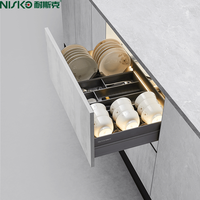Panier à bouteilles en aluminium pour armoires de cuisine Panier de rangement extractible avec lumière LED Accessoire de quincaillerie pour armoires