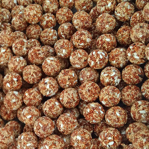 Boule de graines Snack de haute qualité pour petits animaux - Product Image 1