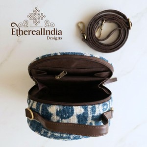 Sac rond indigo artisanal en coton, sac à bandoulière multi-poches, sac de voyage bohème, fournisseur en gros, export Inde - Product Image 3