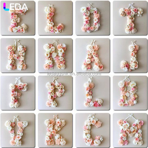 LEDA - Número Floral de Rosas Grandes para Cumpleaños, Flores Artificiales Personalizadas, Letra de Flores para Eventos de Boda - Product Image 5