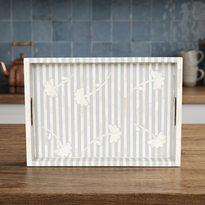Bandeja Decorativa de Madera con Diseño Floral, Elegante y Ligera, Multiusos para Comedor y Decoración del Hogar - Product Image 1