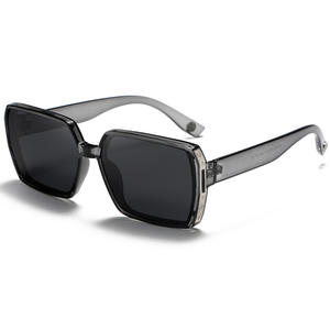 Lunettes de soleil polarisées carrées pour femmes Grey Jack, monture TR90, protection UV400, noires, tendance et élégantes - Product Image 5