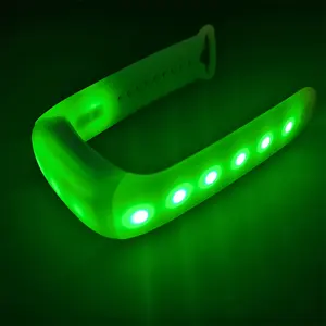Pulseira com brilho de Halloween com logotipo personalizado e pulseira LED piscando com controle remoto
