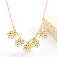 Collar de Acero Inoxidable con Flor de Margarita Dorada, Esmalte en Racimo, Cadena Azul Lavanda y Blanca, Joyería para Mujer, Venta al por Mayor, OEM Personalizado