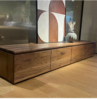 Nordamerikanischer Schwarznuss-TV-Schrank, Nordischer Massivholz-Unterhaltungsschrank, Moderner Japanischer Luxus-Bodenschrank