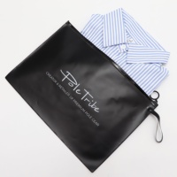 Sachet Refermable Zipper en Plastique Noir Mat de Luxe de Haute Qualité avec Logo Imprimé pour Vêtements et T-shirts