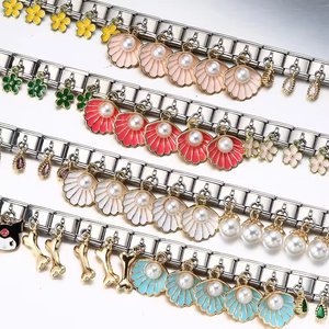 Pulseras de dijes italianos de moda con dijes colgantes de acero inoxidable Zoppini, en oro y plata, con dije de estrella individual y dije de cornicello - Product Image 1