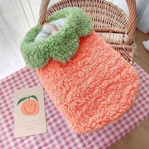 Chaleco para mascotas para gatos y perros, abrigo cálido de invierno de algodón de felpa, diseño de zanahoria, ropa cómoda y usable para mascotas pequeñas - Product Image 1
