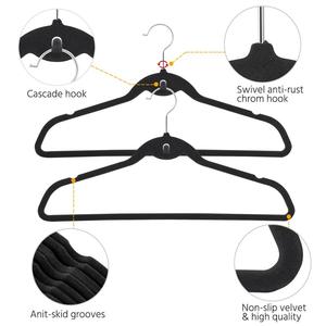 Cintres noirs antidérapants en feutre avec rotation à 360° °   Cintre à crochet pivotant floqué - Product Image 5