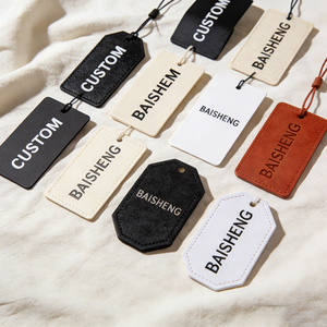 Boutique hangtag op maat, geprägd PU leer, imitatie suède, gestikte metalen ringetjes in diverse vormen, voor hondenkleding en hondenhalsbanden - Product Image 2