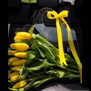 Tiktok 2024 재활용 새로운 꽃 포장 발렌타인 데이 간단한 휴대용 PET PVC 투명 선물 꽃다발 꽃 가방 손잡이