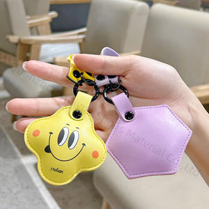 سلسلة مفاتيح للوجه برسوم كرتونية متعددة الألوان ، سلسلة مفاتيح لطيفة من الجلد الصناعي ، قلادة وحقيبة صغيرة لتزيين السيارة للهدايا - Product Image 2