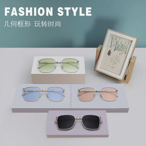 Lunettes de soleil Gm Tiktok Influencer Street Style unisexes, verres polarisés en PC, monture intégrale argent noir, protection UV400, type 3. - Product Image 6