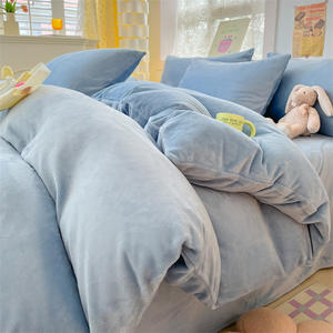 <span class=keywords><strong>Copripiumino</strong></span> in velluto latte in tre pezzi <span class=keywords><strong>copripiumino</strong></span> invernale in velluto corallo ispessito <span class=keywords><strong>copripiumino</strong></span> singolo per uso domestico - Product Image 5