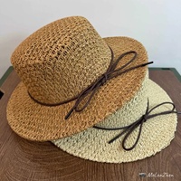 Gaya Musim Panas Prancis~2026 Topi Bulu Datar Baru Wanita Pelindung Matahari Pantai, Mengecilkan Wajah, Elegan, Dapat Disesuaikan, Trendi