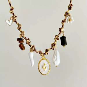 สร้อยคอโซ่ร้อยด้วยเชือกเป็นปมทำจากทองแดงที่ทันสมัยพร้อมจี้ปลาดาวไข่มุกหลากสีเป็นของขวัญสำหรับผู้หญิง - Product Image 1