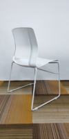 Chaise d'école Dake écologique, renforcée en acier, moderne, durable, empilable, avec dossier solide et pieds pivotants - Sièges durables pour le bureau