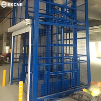 Vente directe usine : Monte-charge hydraulique industriel sur mesure pour centre logistique, à double rail de guidage, capacité 3t, en acier inoxydable
