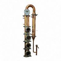 Équipement de distillation d'alcool en cuivre rouge TOWIN 50L avec pompe à moteur et chauffage électrique pour la fabrication de whisky, rhum, gin et spiritueux.