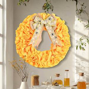 Nouvelle Décoration de Noël Transfrontalière Personnalisée : Couronne en Tissu de Coton Jaune à Motif Abeille, Style Ferme, 40 cm - Product Image 1