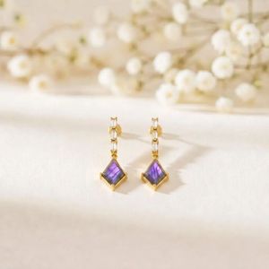 Pendientes Colgantes de Labradorita Púrpura Natural en Forma de Cometa con Acento de Circonita Cúbica en Plata de Ley 925, Delicados y Hechos a Mano con Piedras Preciosas - Product Image 1