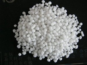 Granuli e Cristalli di Solfato di Ammonio. La capacità di produzione giornaliera è di 3.000 tonnellate. Possono essere esportati in grandi quantità. - Product Image 4