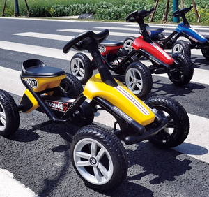 Kart à pédales à quatre roues, les garçons et les filles peuvent s'asseoir, jouet de voiture pour enfants de 1 à 3 ans, puzzle sportif pour bébé, fitness - Product Image 4