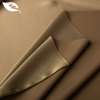 100% Polyester Couleurs Satin Tissu Avec Texture Soyeuse 138gsm Poids Moyen et Respirant Sergé Abaya Tissu pour Femmes Robe