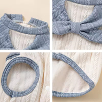 Nouveau gilet rayé transfrontalier printemps-automne 2026 pour chats, en coton tricoté avec nœud mignon et boutons-pression bleus et blancs